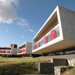 Parque Biblioteca La Ladera “León de Greiff”